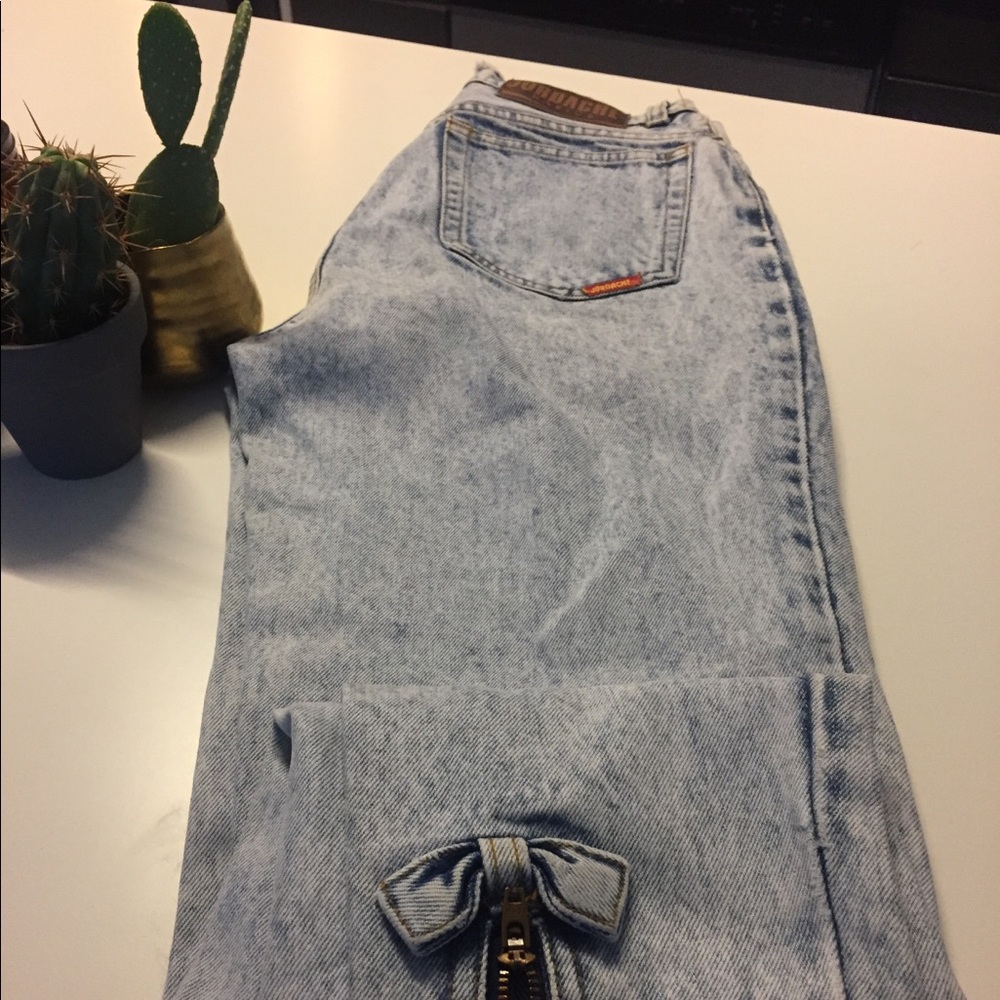 Vintage Jordache Jeans with zippers and bows